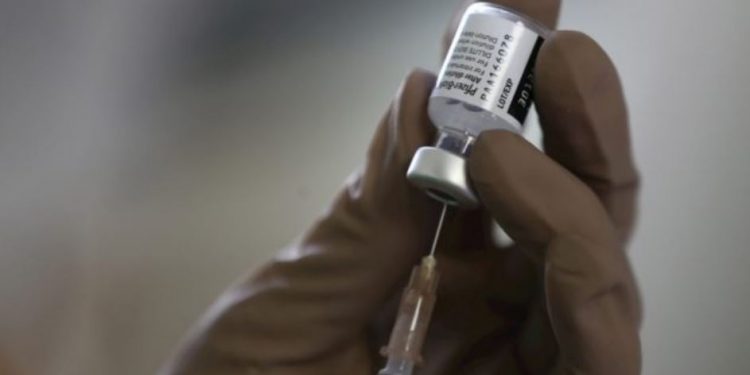 OMS: limitaciones a los no vacunados deben respetar los derechos humanos