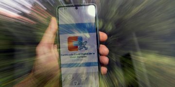 Bruselas propone que el pase de COVID-19 caduque para incentivar dosis de refuerzo