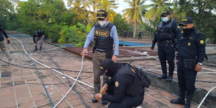 PNC localiza antenas receptoras de señal para celulares en cárceles Pavón y Canadá