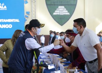 Presidente Giammattei, con alcaldes de Huehuetenango.
