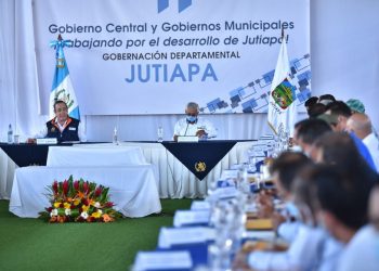 Presidente Giammattei, con alcaldes de Jutiapa