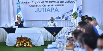 Presidente Giammattei, con alcaldes de Jutiapa