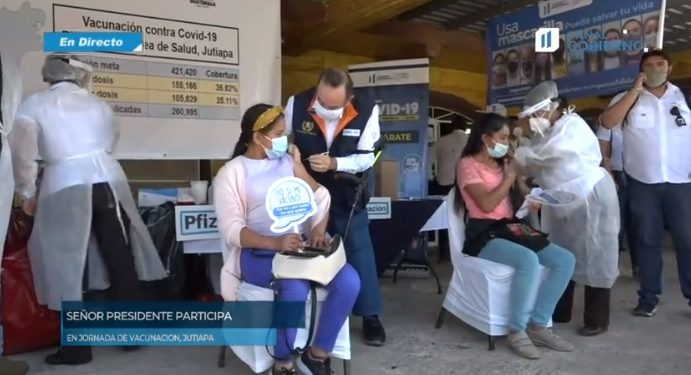 Presidente Giammattei participa en vacunaciÃ³n en Jutiapa.