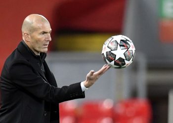 París Saint-Germain desmiente contactos para fichar a Zidane