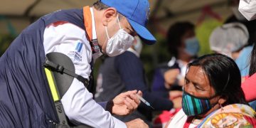 Presidente Alejandro Giammattei participa en jornada de vacunación en Chimaltenango