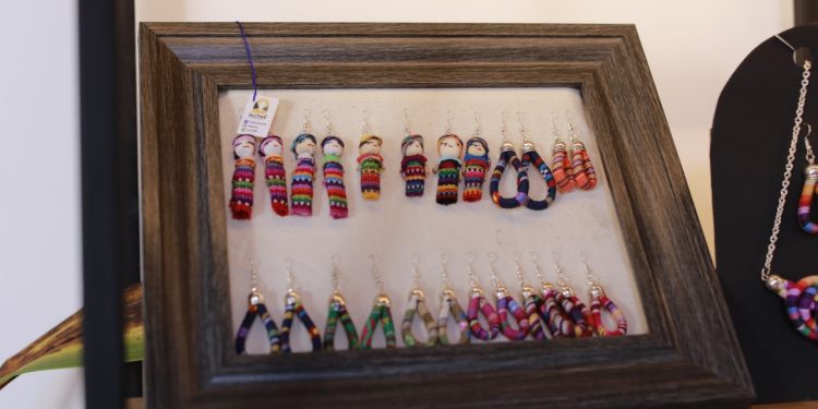 QA, el espacio que resalta el emprendimiento, trabajo y sueños de artesanos guatemaltecos