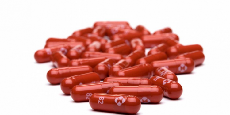 Reino Unido aprueba el uso de la primera pastilla antiviral contra el covid