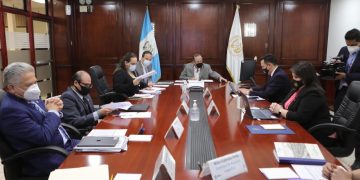 Reunión del presidente Alejandro Giammattei y autoridades del Minfin.