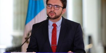 Gobierno desmiente y rechaza quema de ranchos en desalojo pacífico en finca de Izabal