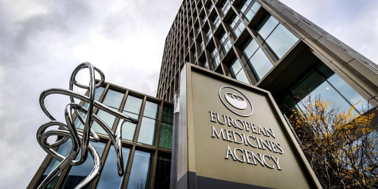 EMA analiza molnupiravir para posible uso de emergencia a niveles nacionales