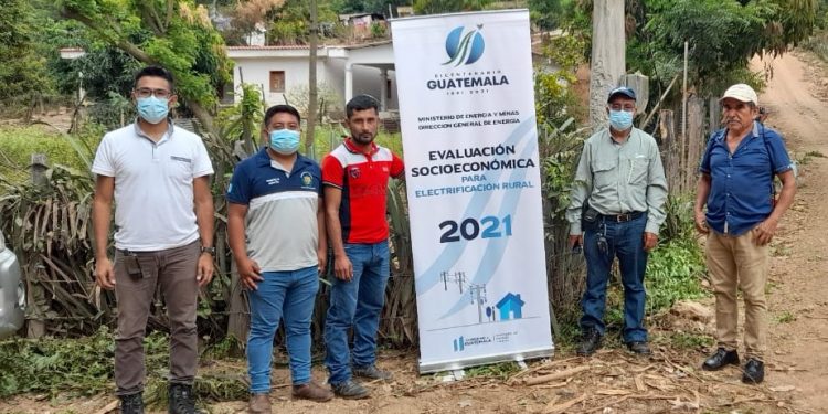 Realizan estudio socioeconómico para proyectos de electrificación rural en Camotán