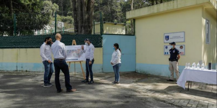 Supervisan avances de construcción del Centro Especializado en Reinserción