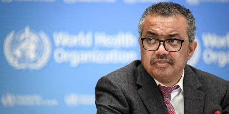 OMS atribuye la ola de casos en Europa a excesiva relajación en los vacunados