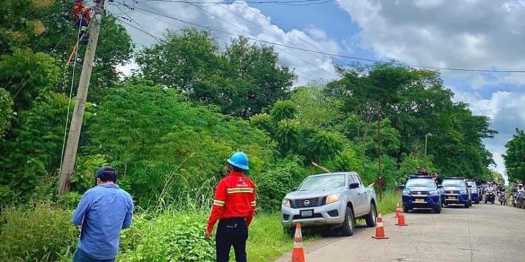 Logran acuerdos para regular servicio de energía eléctrica en comunidades de Retalhuleu