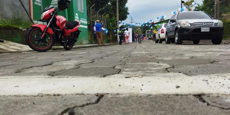 Vecinos de San Felipe, Retalhuleu, se benefician con nuevo sistema de alcantarillado