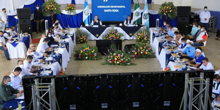 Alcaldes de Santa Rosa agradecen apoyo del presidente Giammattei