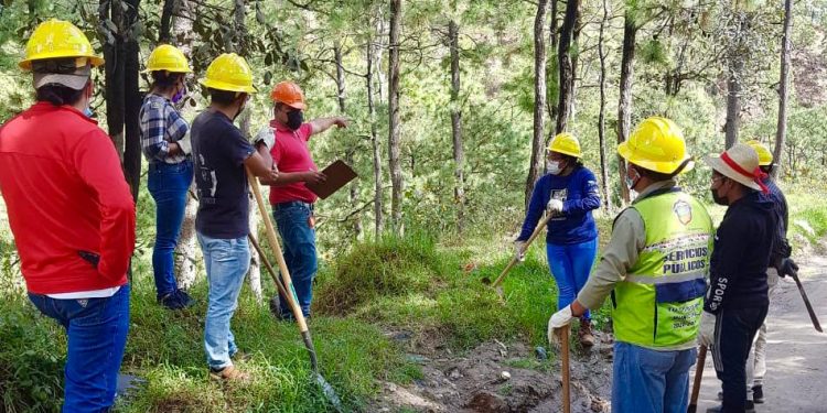 Brigada de Respuesta de Incendios Forestales de Momostenango se prepara para atender incidentes