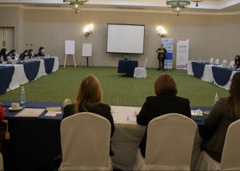 Autoridades analizan situación del empleo y emprendimiento juvenil