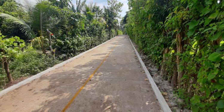 Continúa pavimentación de caminos rurales en El Asintal