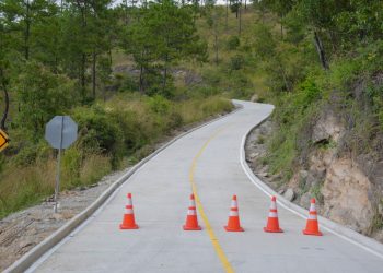 Comunitarios de Salamá se benefician con mejores vías de comunicación