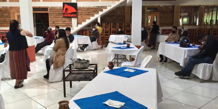Restaurantes de Totonicapán toman medidas para atender a más comensales