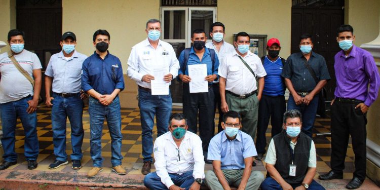 Comunidades de Santa Cruz Muluá y San Andrés Villa Seca logran acuerdo para restablecimiento de energía eléctrica