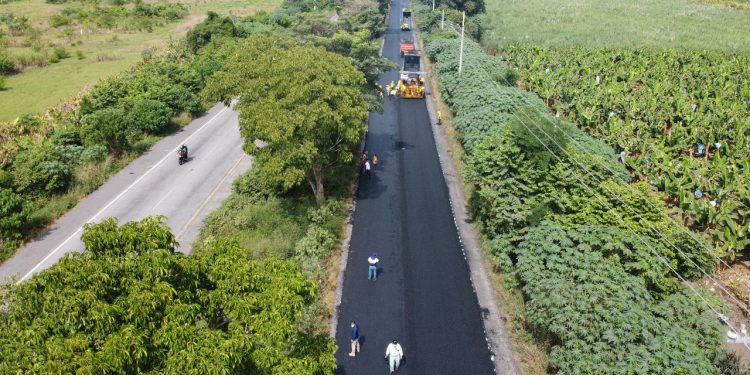 Avanza bacheo de la Autopista Puerto Quetzal-Escuintla