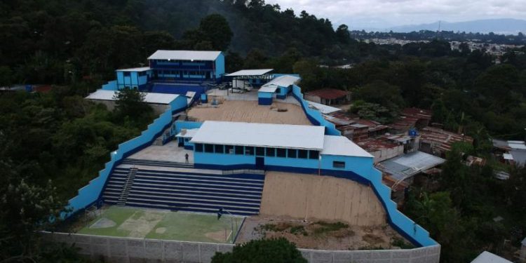 UCEE remoza edificios escolares en Guatemala y Huehuetenango