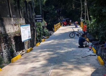 Inauguran puente vehicular en área rural de El Asintal