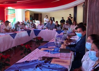 Alcaldes de Santa Rosa participan en taller de gobernabilidad