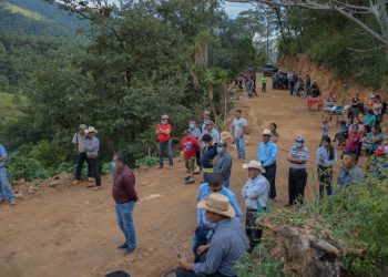 Abren carretera terciaria en Santa Cruz El Chol
