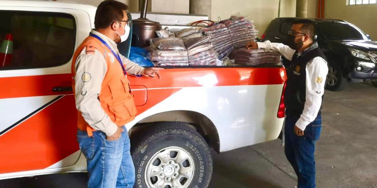 Equipan albergue que protegerá del frío a vecinos de Totonicapán