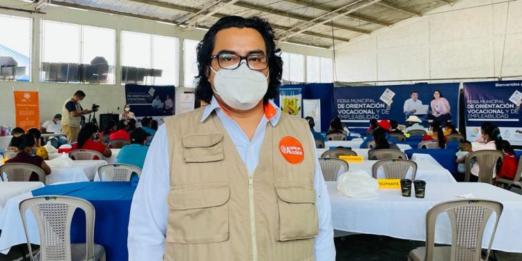 Jóvenes de Jocotán se benefician con feria de orientación vocacional y empleabilidad