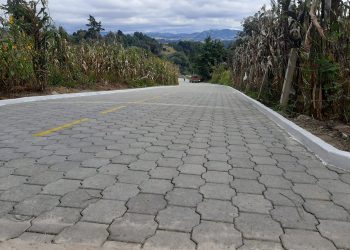 Vecinos de Santa Cruz Balanyá cuentan con mejor vía de comunicación