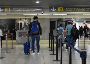 Guatemala oficializa restricciones de ingreso al país debido a la variante ómicron