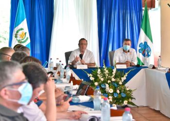 Gira presidencial: Presidente inicia reunión de trabajo con alcaldes de Retalhuleu