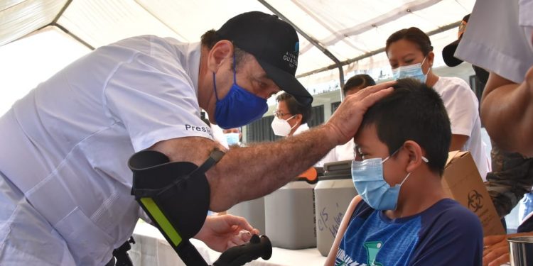 Presidente: “Vamos a trabajar en los esquemas de la tercera dosis”