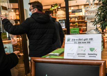 Alemania busca una fórmula para romper la ola más fuerte de la pandemia