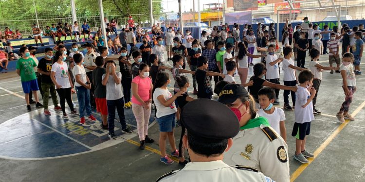 Continúan actividades lúdicas dirigidas a niñas, niños y adolescentes en la Escuela Policial Vacacional