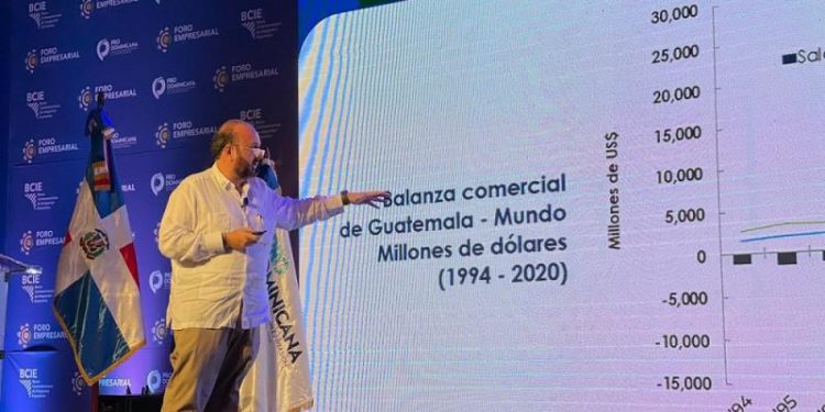 Guatemala destaca su fortaleza macroeconómica durante foro empresarial