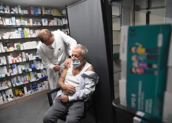 Italia vacunará con dosis de refuerzo contra COVID-19 a los cinco meses