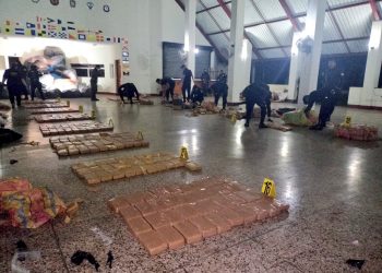 Localizan 741 kilogramos de cocaína en aguas del Pacífico