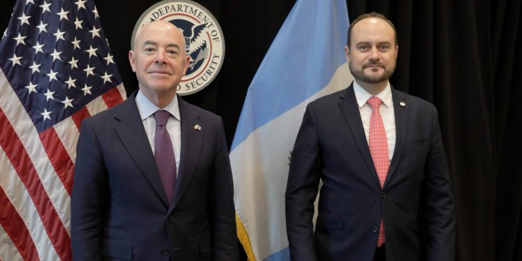 Guatemala y Estados Unidos reafirman compromiso para abordar la migración irregular