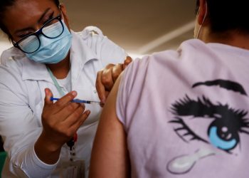 México inicia vacunación a menores de entre 15 y 17 años sin comorbilidades