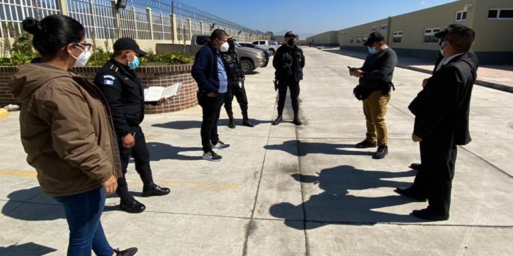 PNC desarrolla operativos en Centro de Emisión de Pasaportes de Quetzaltenango