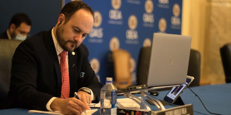 Canciller Pedro Brolo es elegido presidente de la 51 asamblea de la OEA