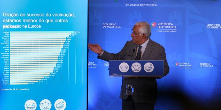 Portugal recupera el test y el certificado obligatorios y endurece las restricciones