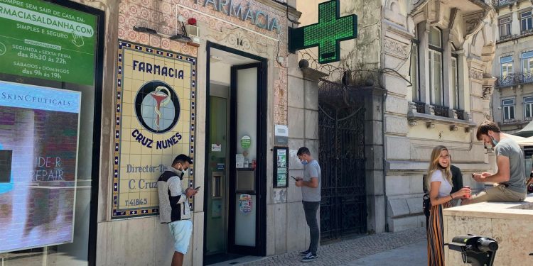 Portugal prepara medidas ante el avance de la quinta ola