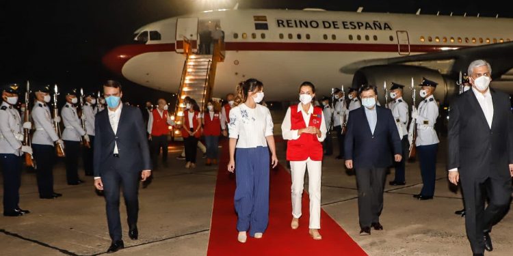 La reina Letizia llega a Paraguay para subrayar importancia de la cooperación