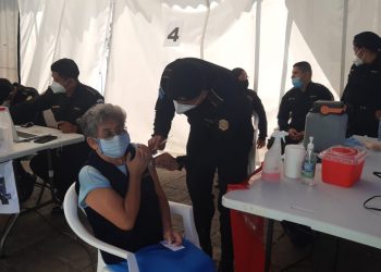 Salud Policial mantiene jornadas de vacunación contra el COVID-19